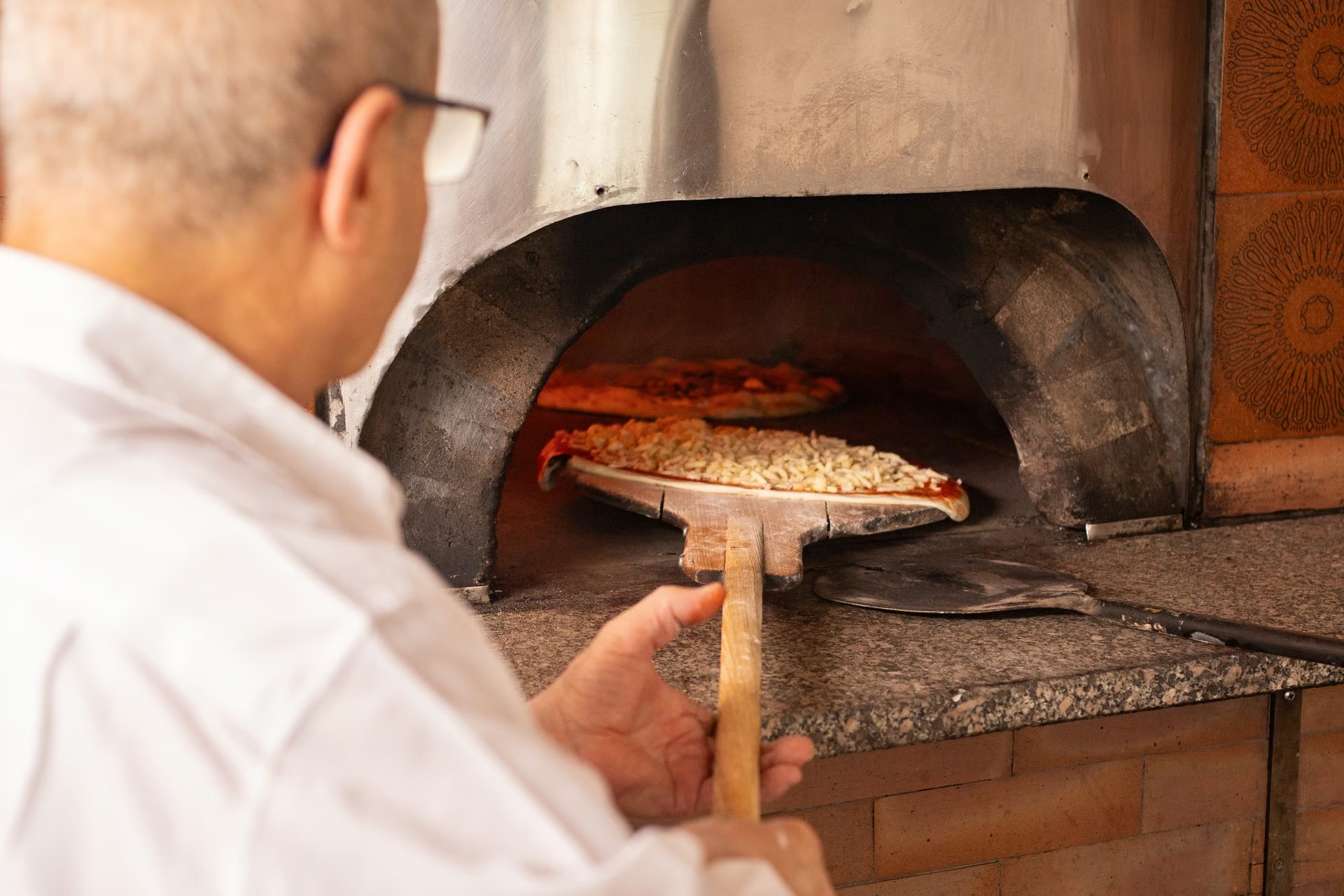 Atrium et salle principale du restaurant Luna Rossa – idéal pour vos événements à Romainville